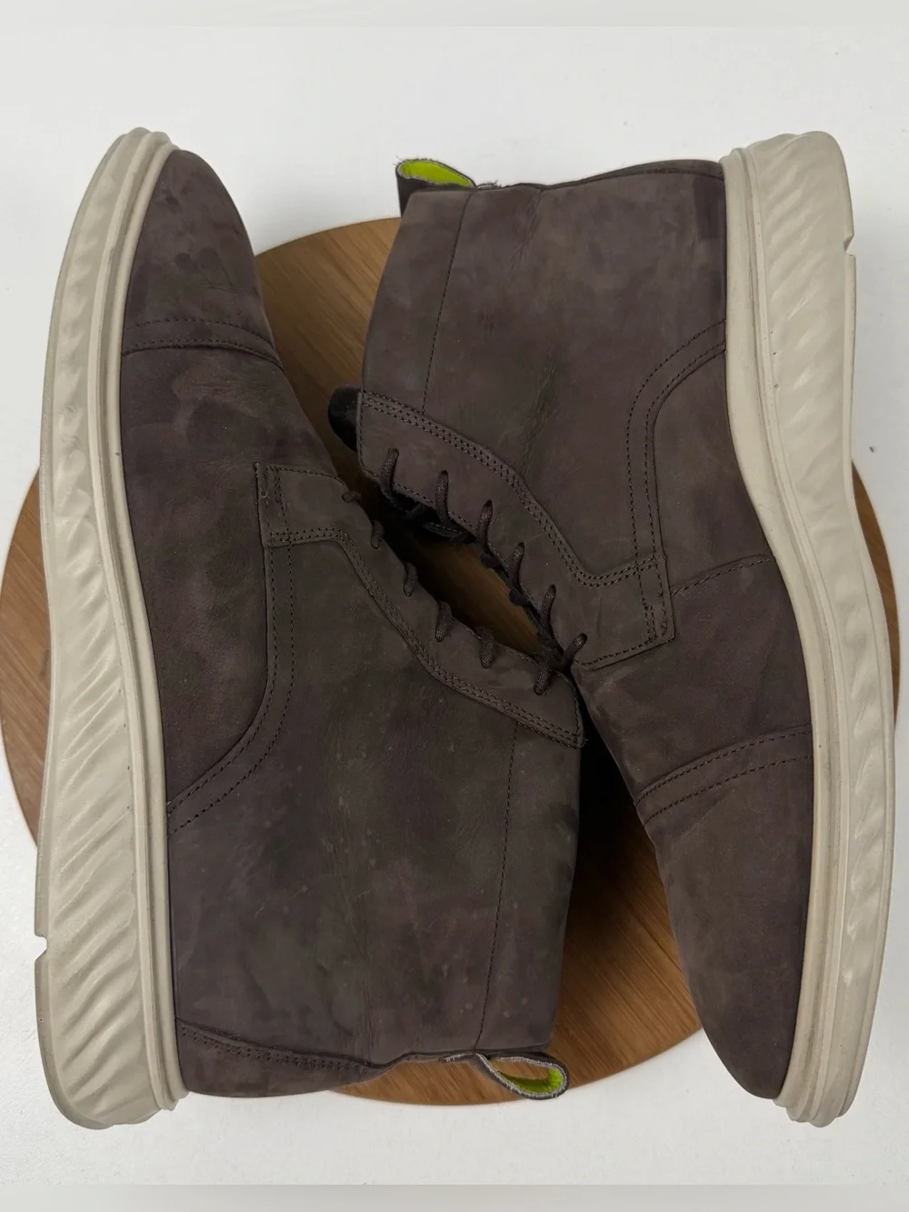 ECCO St.1 Hybrid Lite Men's Brown Suede Chukka Boots with Lightweight Sole